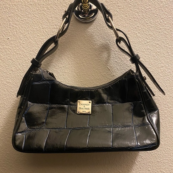 Dooney & Bourke Handbags - Dooney & Bourne Handbag (Vintage 2000 circa).